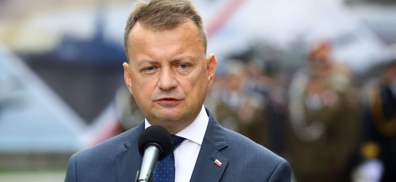 Błaszczak: Ponad dwustu żołnierzy oczyszcza Odrę