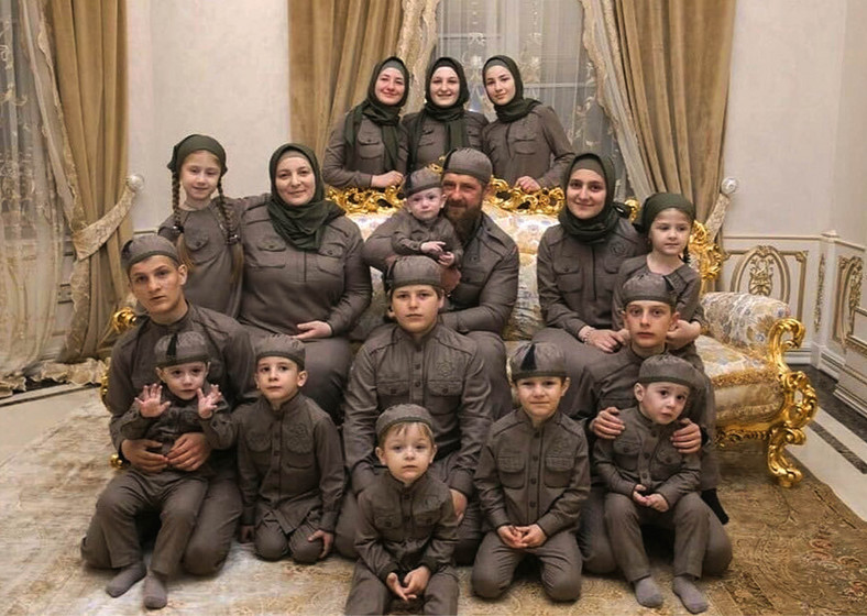Cała familia Ramzana Kadyrowa