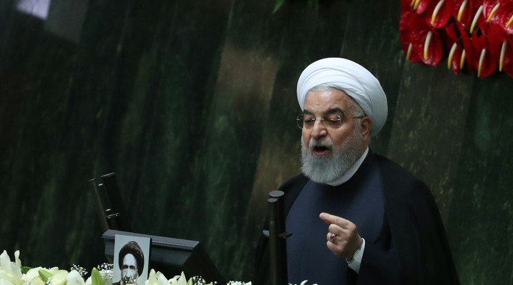 Haszan Róháni iráni elnök is otthonmaradásra kérte az embereket / Fotó: MTI/EPA/Abedin Taherkenareh