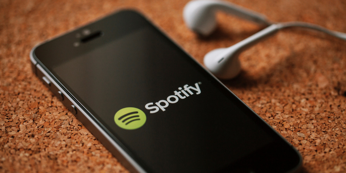 Spotify chce stać się "Netfliksem z podcastami". Musi teraz przekonać twórców korzystnymi warunkami