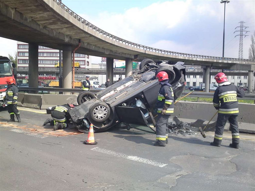 Auto dachowało na Modlińskiej