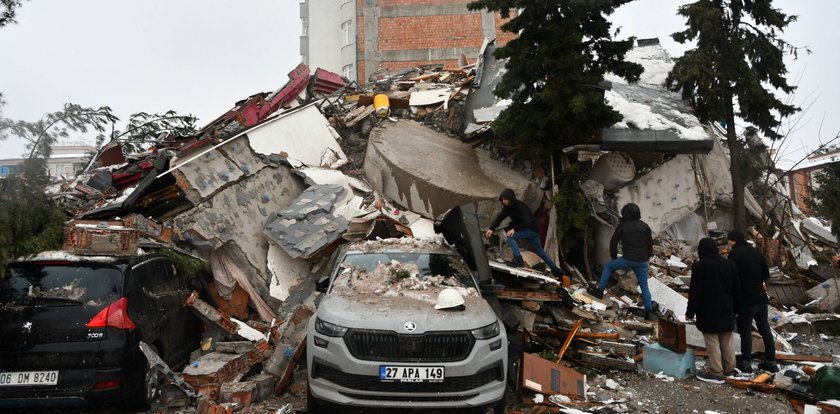 Dramatyczna relacja Polki z Turcji. Ludzie uciekają, pojawiają się ostrzeżenia, że to nie koniec. "Nie możemy wrócić do domu"