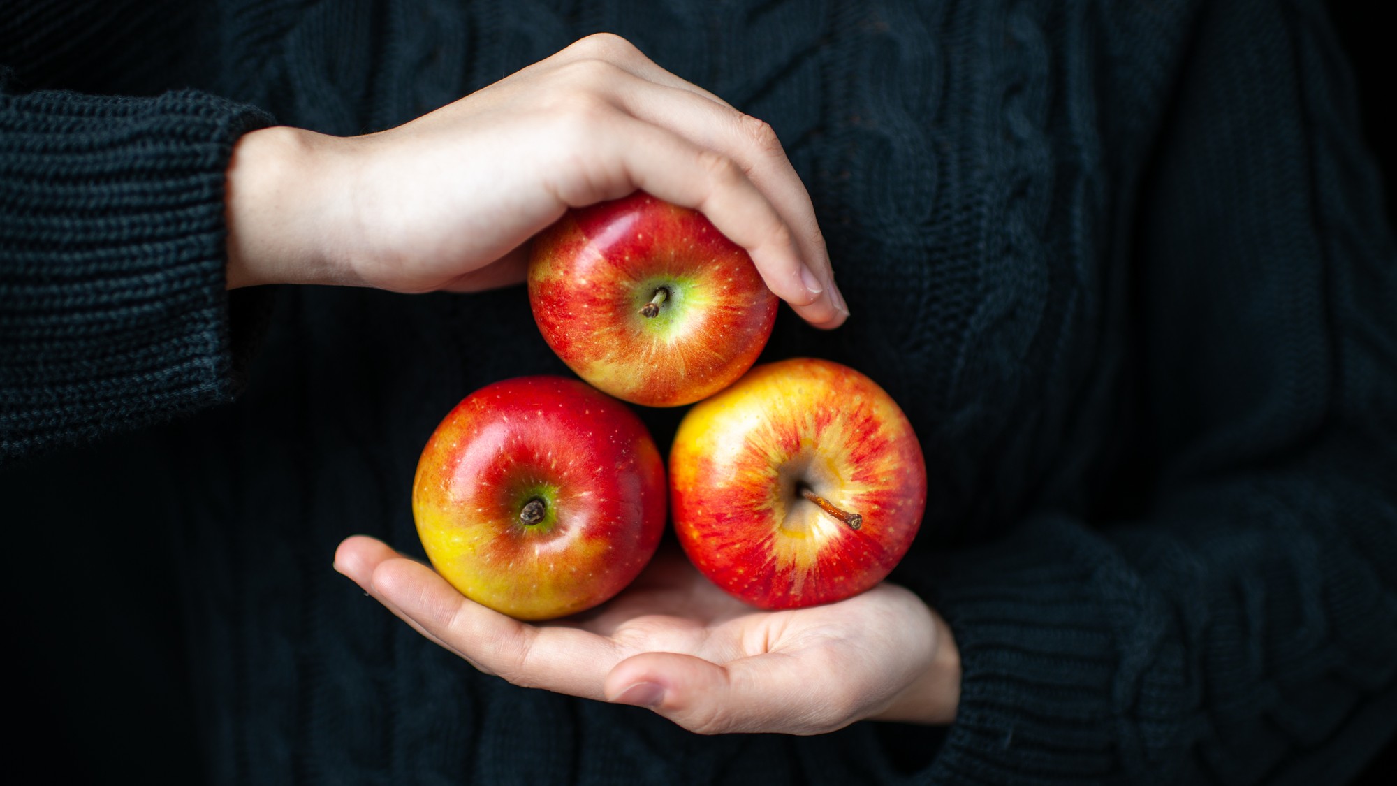 Jablko prispieva k lepšiemu tráveniu počas dňa.