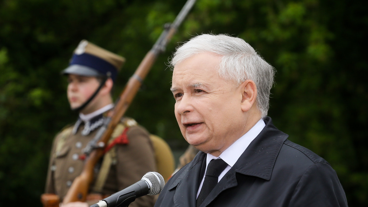 Wolność i niepodległość to podstawa trwania narodu - mówił szef PiS Jarosław Kaczyński przed warszawskim pomnikiem upamiętniającym bitwę o Monte Cassino. Dodał, że uznający tę prawdę powinni budować wspólnotę jeden przy drugim, a nie przeciw sobie.