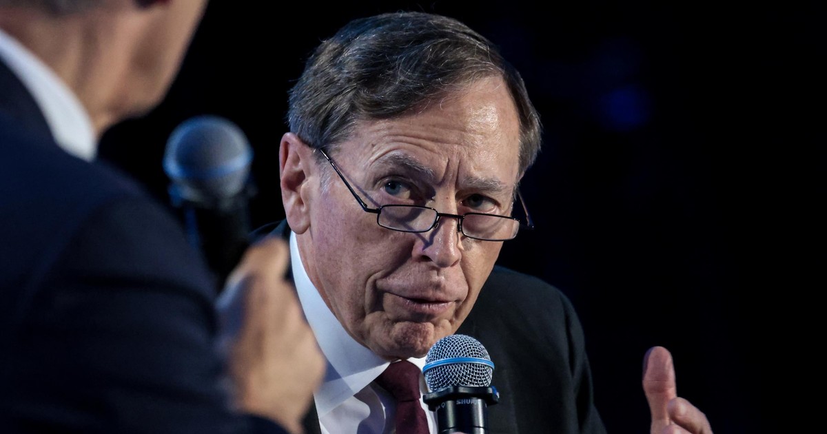 Były szef CIA dla "Faktu": teraz Ukraina powinna pomagać Europie