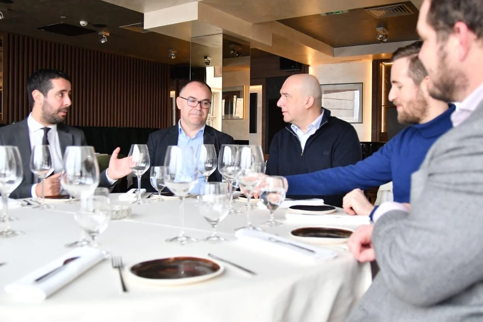 Ministar Momirović sa Žanom Sebastian Filip, generalnim direktorom Chateau LAfite Rothschild