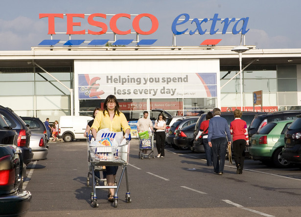 Sklep Tesco w Wielkiej Brytanii, fot. Bloomberg