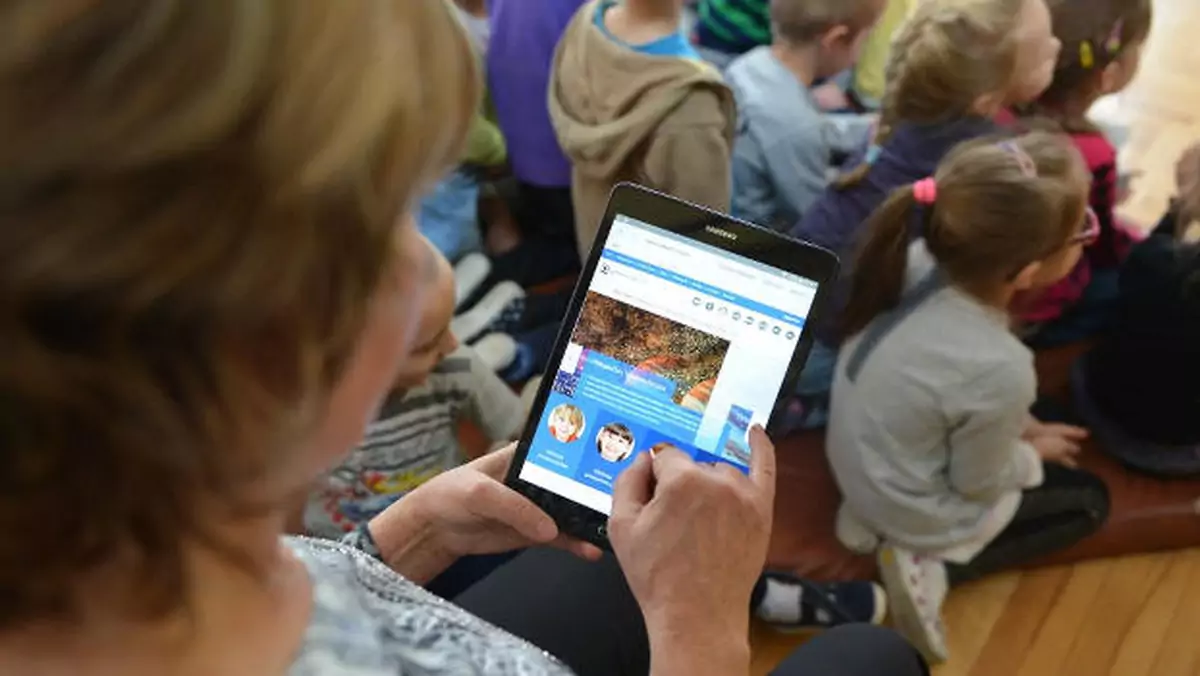 Nowe technologie wkraczają do polskich szkół dzięki Samsungowi i Grupie Edukacyjnej S.A. (wideo)