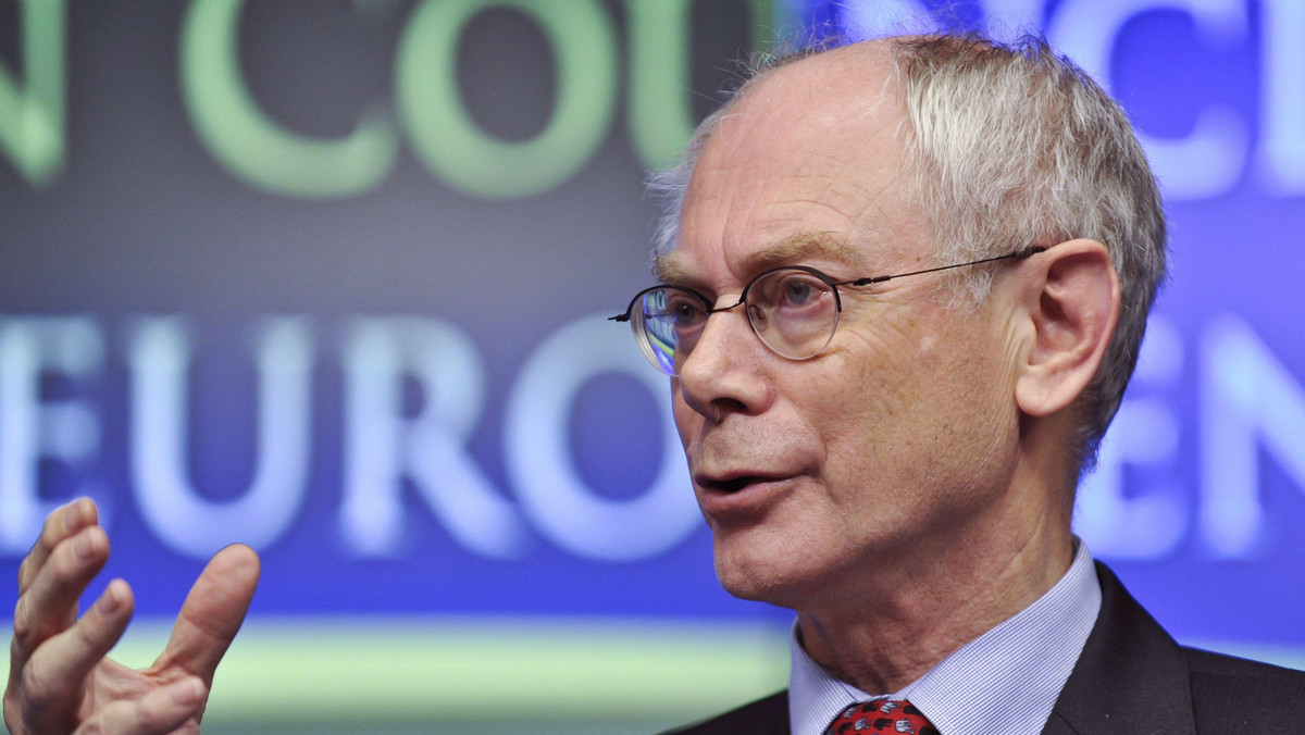 Przewodniczący Rady Europejskiej Herman Van Rompuy ma nadzieję, że podczas zaplanowanego w poniedziałek szczytu Ukraina-UE możliwe będzie ogłoszenie zakończenia rozmów o umowie stowarzyszeniowej między Kijowem a Brukselą. Jednak parafowanie tego dokumentu nie będzie na szczycie możliwe - oświadczył Van Rompuy w opublikowanej rozmowie z agencją Interfax-Ukraina.