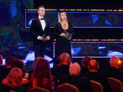 Imponujący dekolt Karoliny Szostak na gali 20-lecia Polskiej Ligi Siatkówki. FOTO