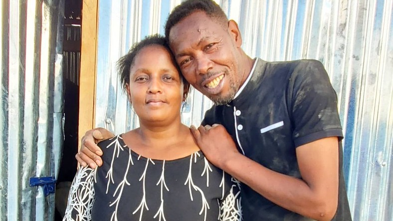 Omosh introduces his parents & daughter to the world as fans gush over them (Photos) - Vimarsana News