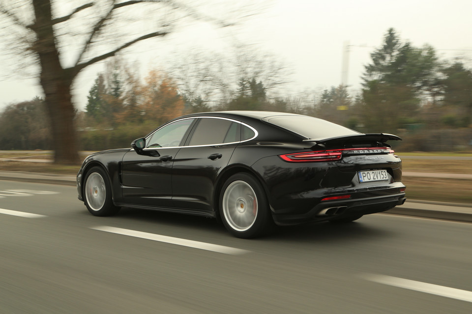 Porsche Panamera Turbo wyczynowa limuzyna TEST