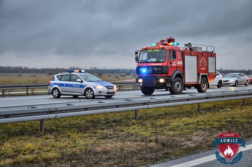 Wypadek na A2. 19-latek wbiegł pod autobus