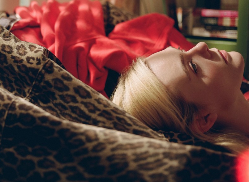 Elle Fanning w serialu "Margo's Got Money Troubles"