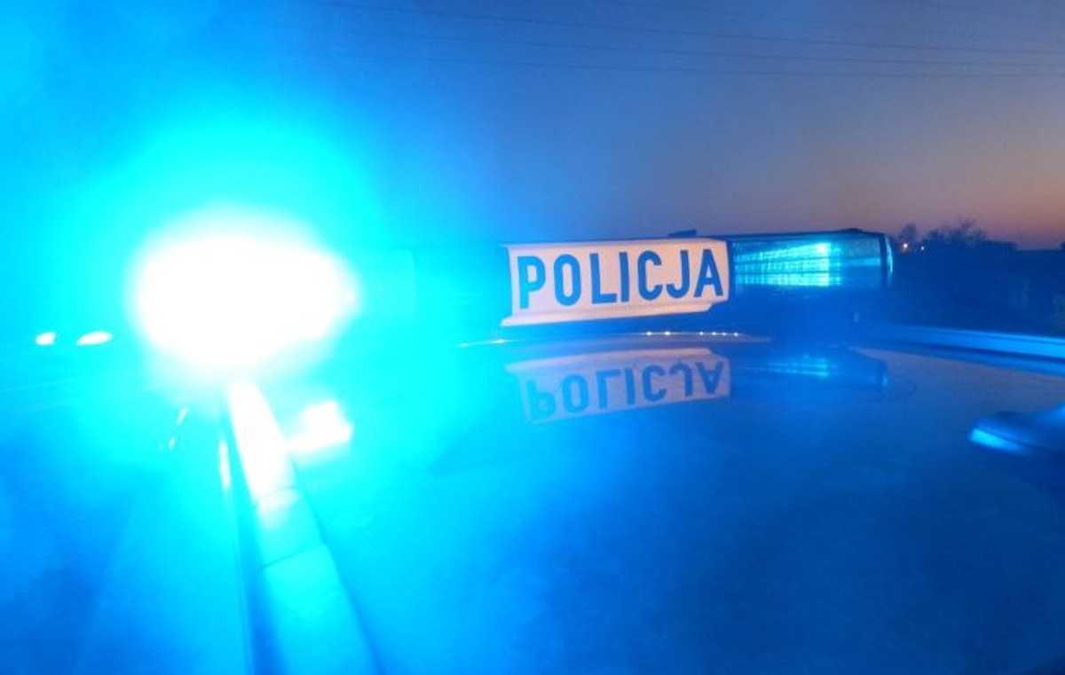 Nocna tragedia na ekspresówce. Dwie osoby zginęły podczas wymiany zepsutego koła