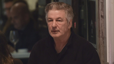 Alec Baldwin nie odpowie za ten zarzut. Prokuratura zmieniła treść oskarżenia