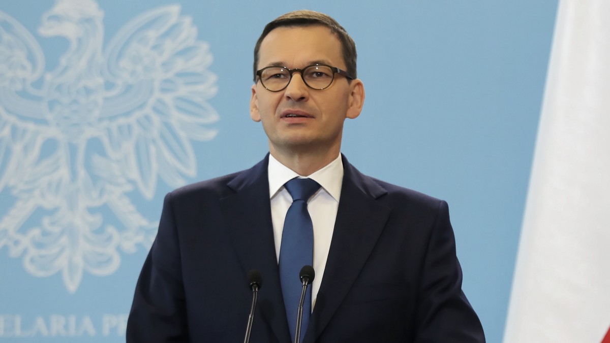 "Życzę szczęśliwego i błogosławionego Dnia Niepodległości Stanów Zjednoczonych" - napisał premier Mateusz Morawiecki na Twitterze, zwracając się do ambasador USA w Polsce Georgette Mosbacher.