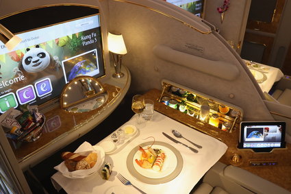 YouTuber pokazał, jak wygląda luksus podczas lotu pierwszą klasą linii Emirates