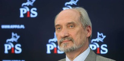 Macierewicz: Klich nie gwarantował bezpieczeństwa lotu