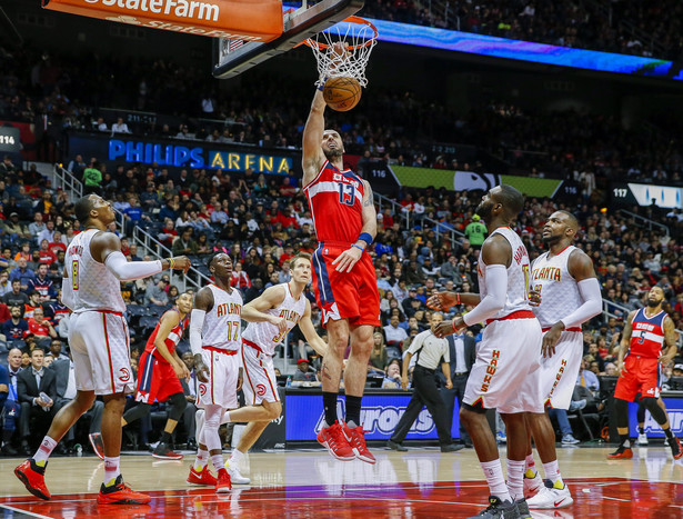 Liga NBA: Gortat znów skuteczny, Wizards wysoko pokonali Hawks