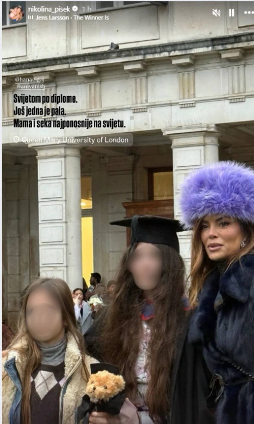 Nikolina sa ćerkama