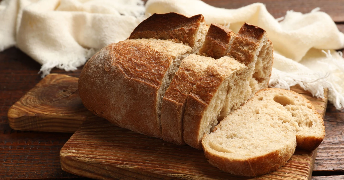 Ratunkowy, szybki przepis na pyszny chleb. Robi się go... na patelni