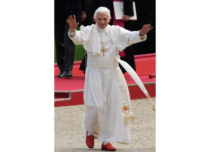 Benedykt XVI na lotnisku w Berlinie