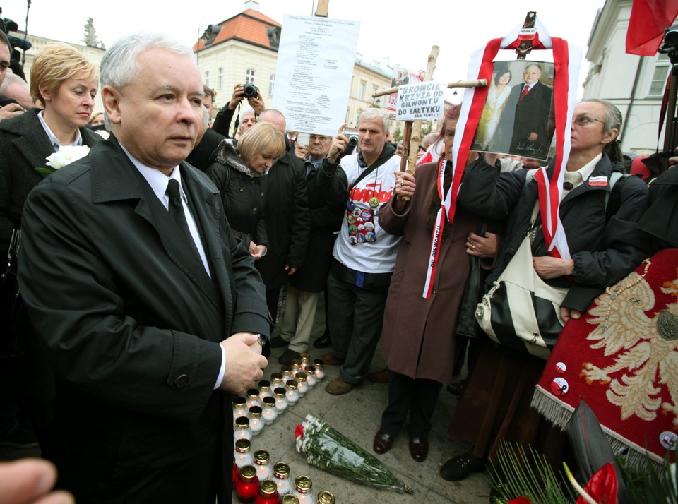 Miesięcznica, upamiętnienie katastrofy smoleńskiej