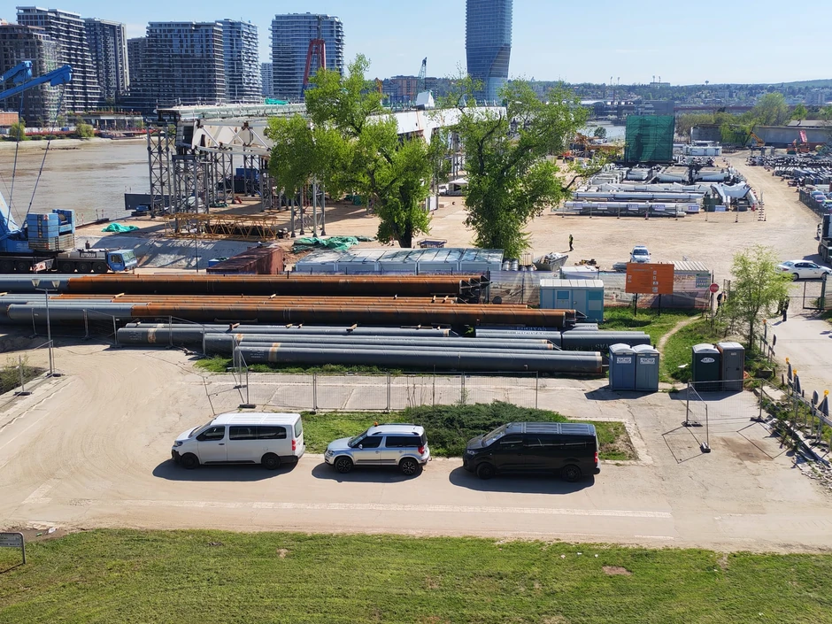 Pao kran na gradilištu kod Brankovog mosta