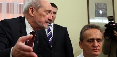 Macierewicz: Mam zaufanie do eksperta smoleńskiego