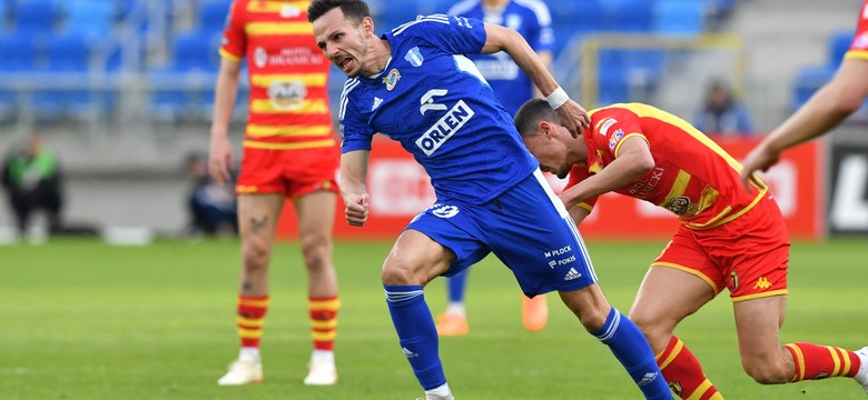Grad goli w Płocku. Wisła prowadziła już 2:0, ale trzy punkty dla Jagiellonii. Hat-trick Guala [WIDEO]