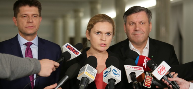 Lewica składa protest do PKW i KRRiT. "Szydło i Kopacz będą dwukrotnie debatować"