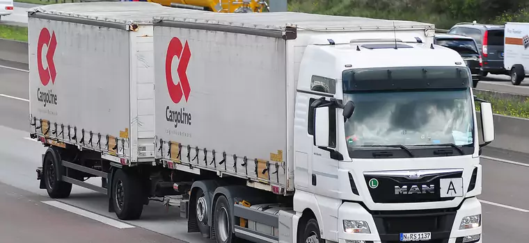 Tajemnicze litery i cyfry na ciężarówkach. Czy wiesz, co oznaczają?