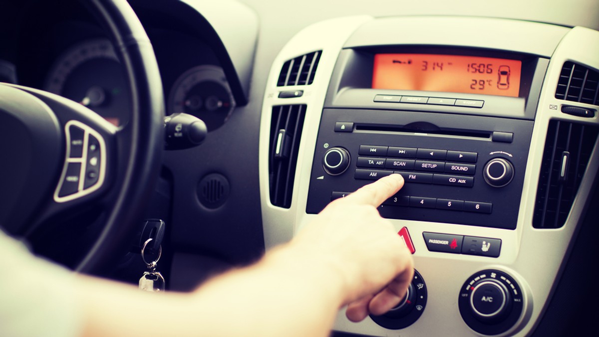 Nie tylko ceny nieruchomości w stolicy Wielkiej Brytanii osiągają astronomiczne cyfry. Londyńczycy bajońskie sumy wydaj na garaże i miejsca parkingowe. Za te ostatnie, w centrum metropolii trzeba zapłacić już nawet kilkaset tysięcy funtów.