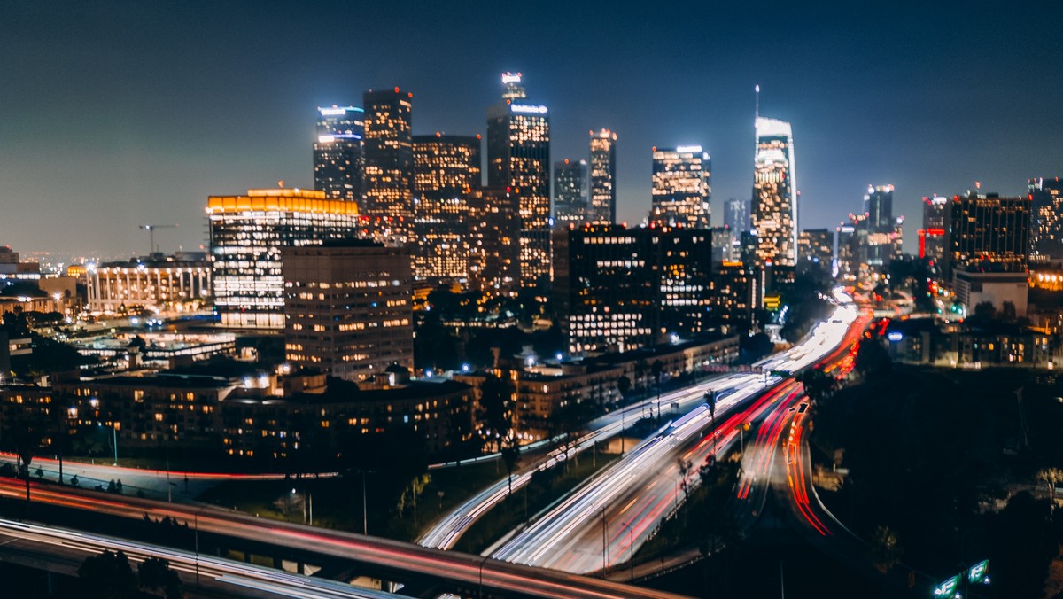 To najbardziej niezwykły zakup ziemi w historii Los Angeles, ale też zapewne w historii handlu nieruchomościami w ogóle. To także historia niezwykłej zachłanności, ukaranej przez wolny rynek i banki.