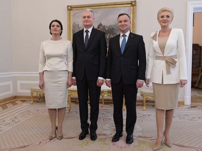 Diana Nausediene i Gitanas Nauseda oraz Andrzej Duda i Agata Kornhauser-Duda