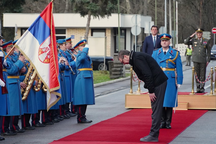 Aleksandar Vučić na smotri vojske