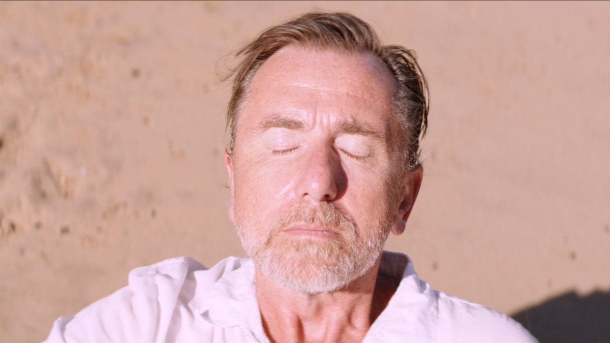 Tim Roth w filmie "Sundown"