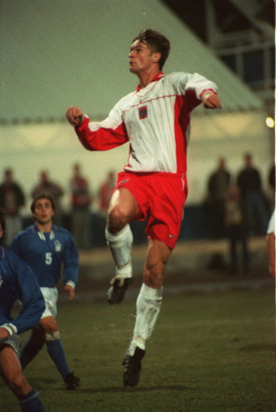1997 r., mecz piłki nożnej Polska - Włochy i "główka" Pawła Wojtali