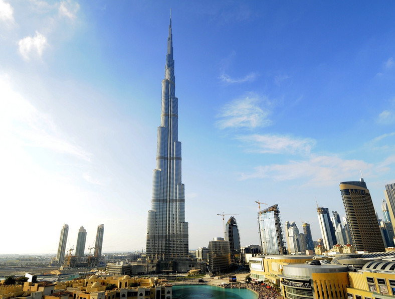 Wartość opóźnionych i anulowanych przedsięwzięć budowlanych emiratu to 331 mld dol.