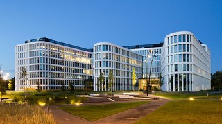 W dobrym towarzystwie  z ponadprzeciętnymi wynikami