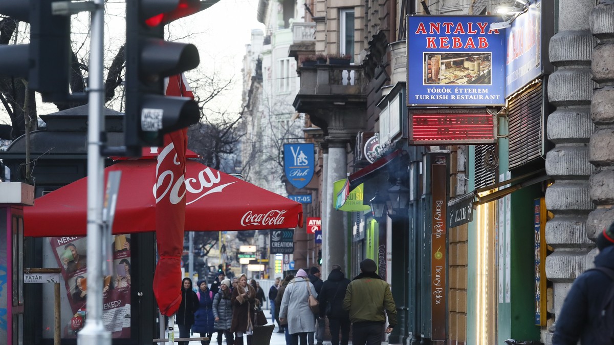 Jó, ha tudja: így lesznek nyitva az üzletek a húsvéti ünnep alatt