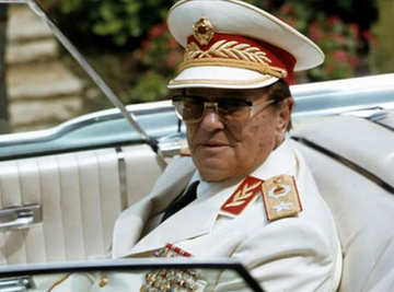 "Tada sam shvatila da sve zna o meni!" Pevačica OČARALA TITA, kažu da joj se UDVARAO PRED JOVANKOM, a svi bili u čudu kada je njegove portete poređala po svom PRIVATNOM HOTELU