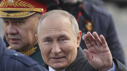 Putyin eltörölte a hivatásos katonák jelentkezésének felső korhatárát