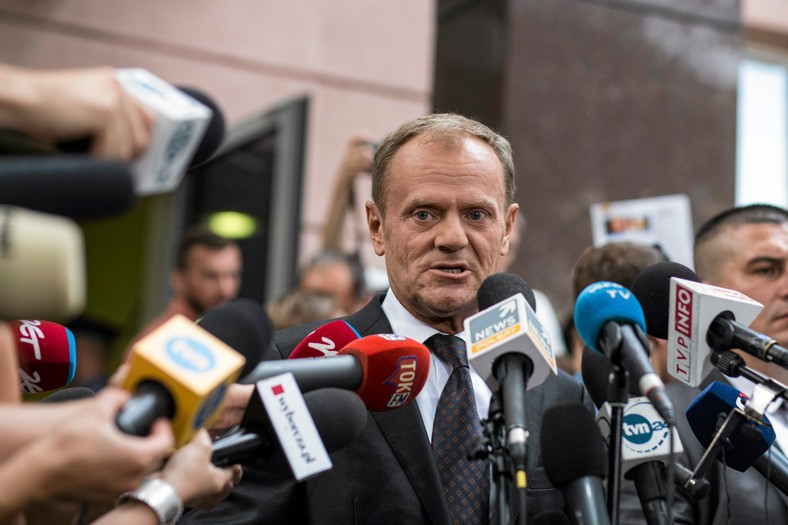 Donald Tusk po wyjściu z prokuratury