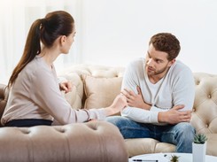 Jak przekonać do szczepienia przeciw COVID-19? Psychoterapeuta tłumaczy