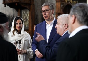 Aleksandar Vučić sa suprugom Tamarom u poseti manastiru Sveti Đorđe   