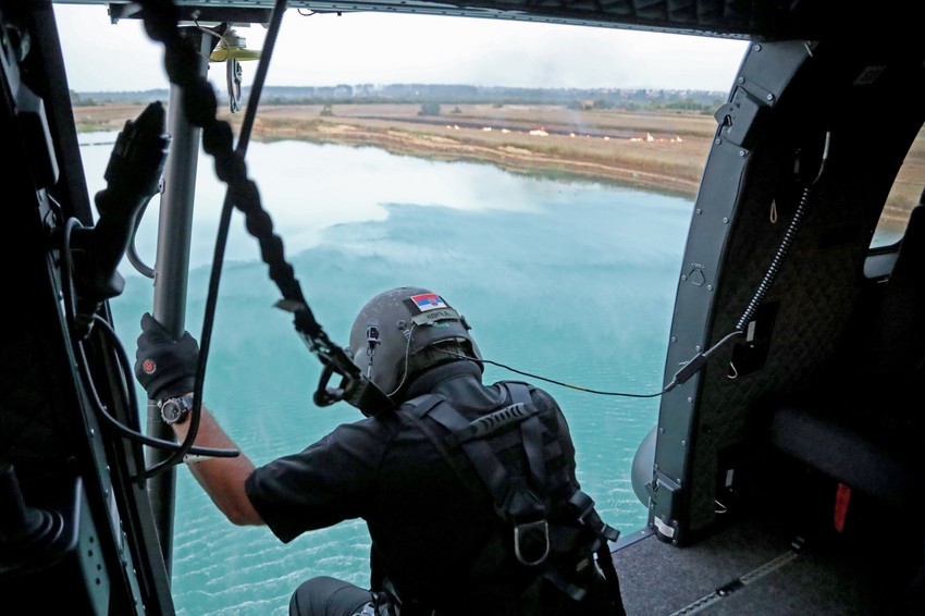 Letelica može poneti i više tona vode u vedru