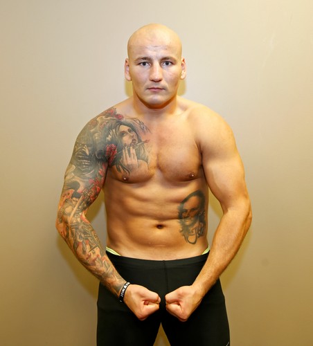 Szpilka sporo schudł przed walką z Mollo. Pokazał 'kaloryfer'