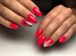 Piękne dłonie bezpiecznie! Na co zwracać uwagę w salonie manicure?